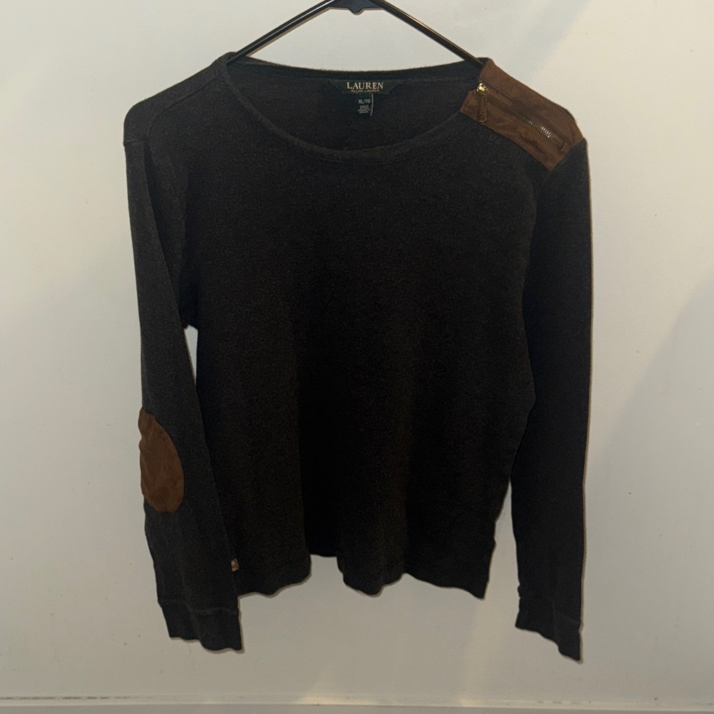 Women's Gray Long Sleeve Top with Brown Accents